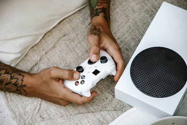 Comment configurer des alertes de sécurité pour les transactions bancaires sur un Huawei Mate 40 ?